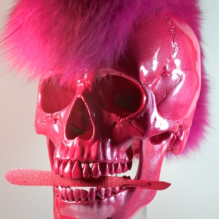 sculpture crâne rose de brice mounier barbie all pink avec scalpel